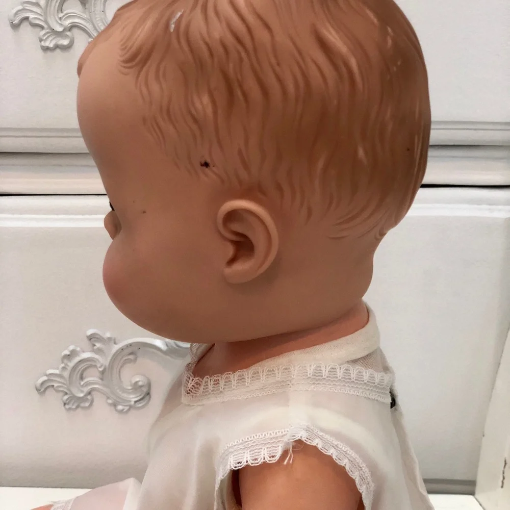 Mid Century Vintage Baby Doll. - Picture 6 of 10